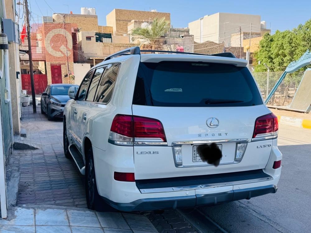 لكزس LX